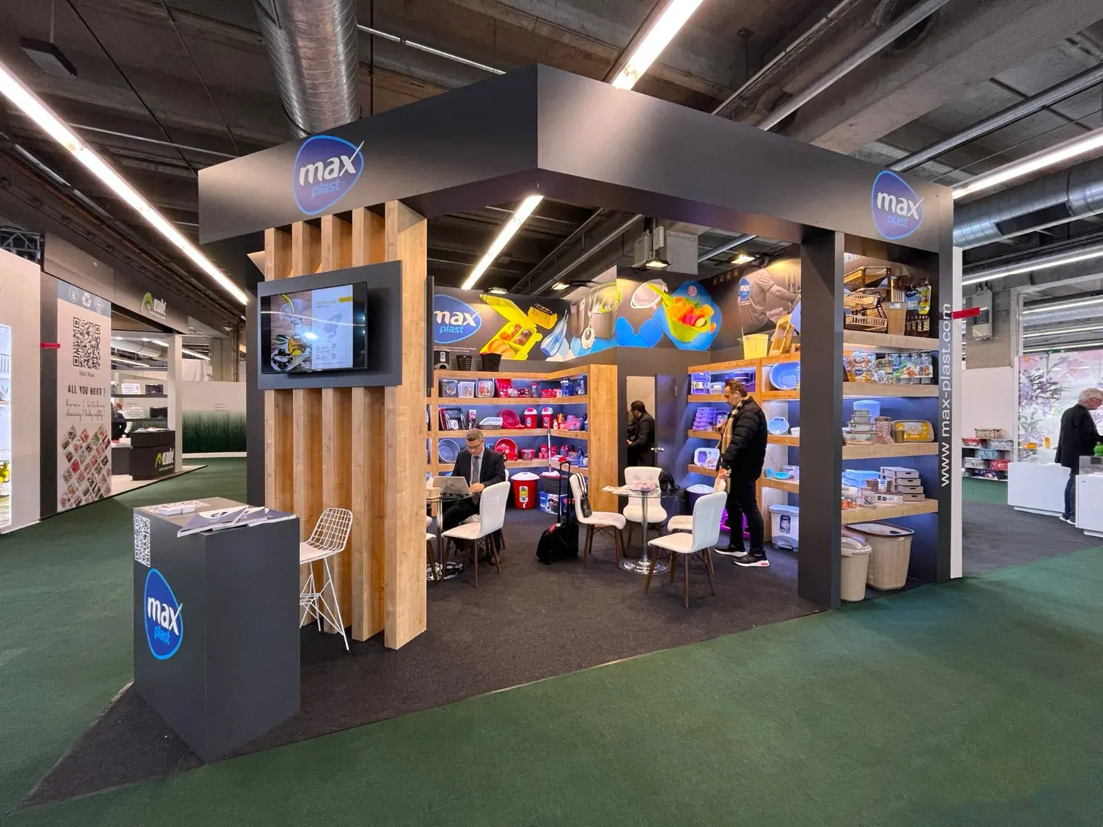 Maxplast · Ambiente Messestand — 2023